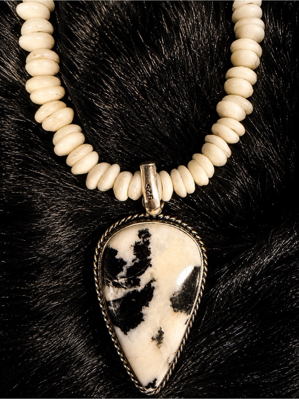Black and Cream Dendritic Pendant Bead Necklace - Women Jewelry